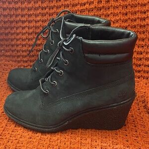 Timberland Women's Black and Green Lace-Up Wedge Boots